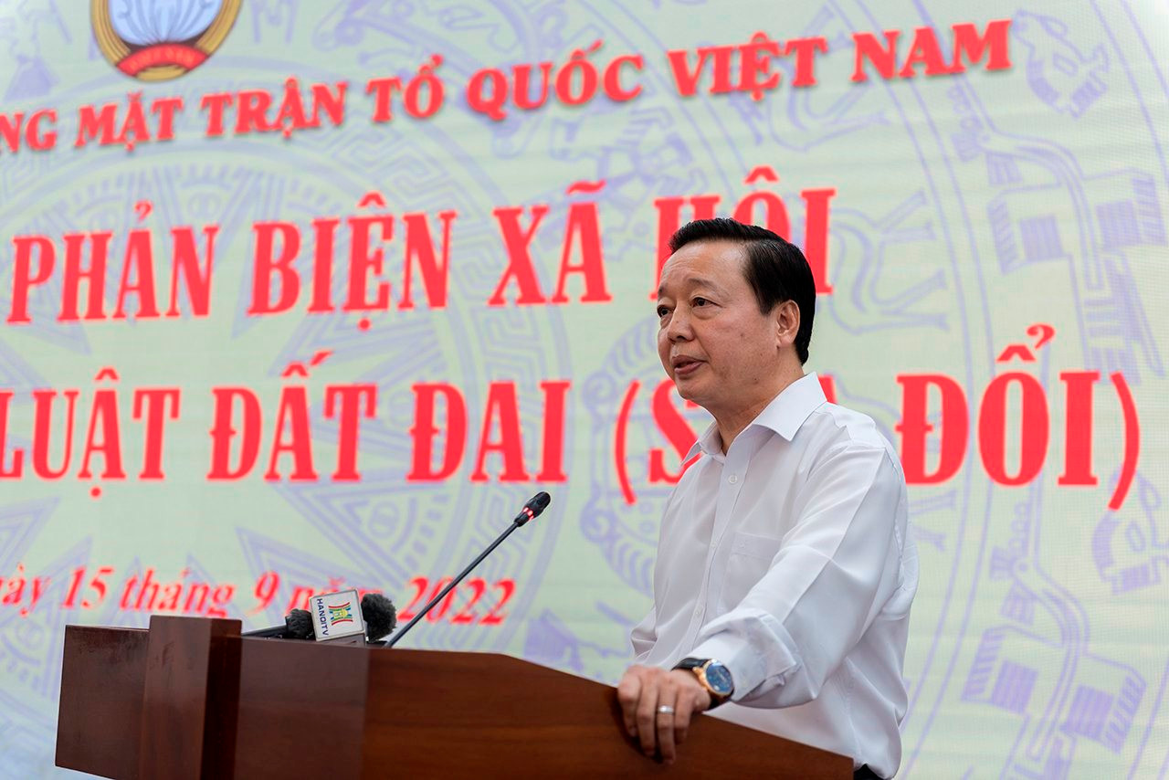 Đảm bảo quyền và nghĩa vụ của người sử dụng đất và quyền của người bị thu hồi đất