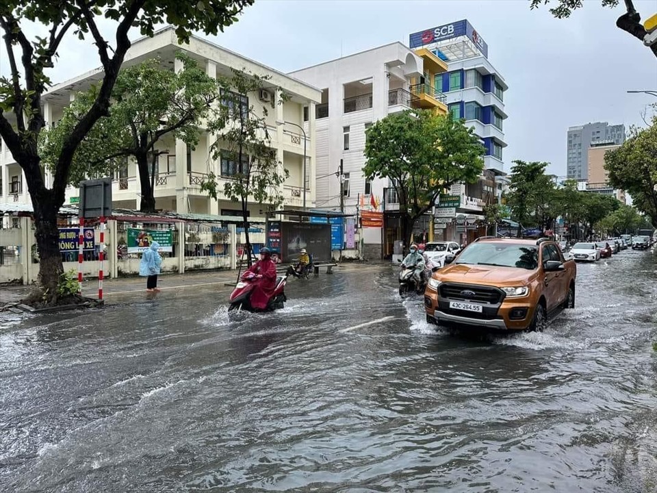 Hình thái thời tiết cực đoan xuất hiện tại miền Trung