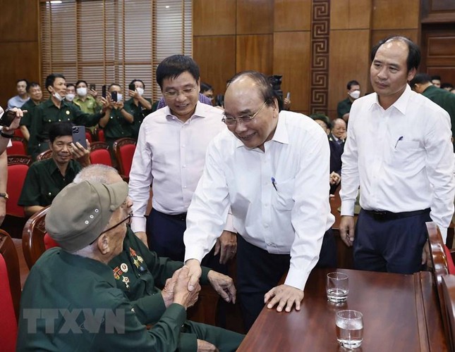 Chủ tịch nước Nguyễn Xuân Phúc thăm và làm việc tại Điện Biên