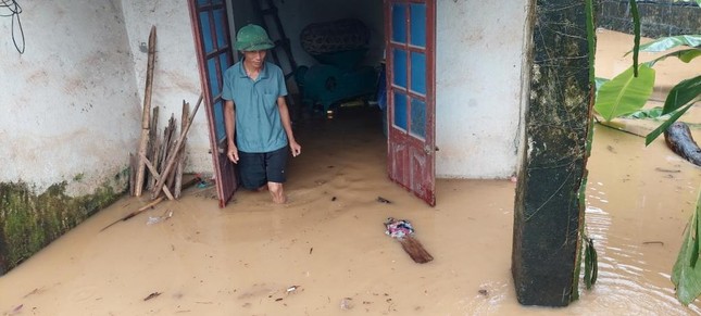 Mưa lũ khiến nhiều địa phương ở Quảng Ninh bị chia cắt, chìm trong biển nước
