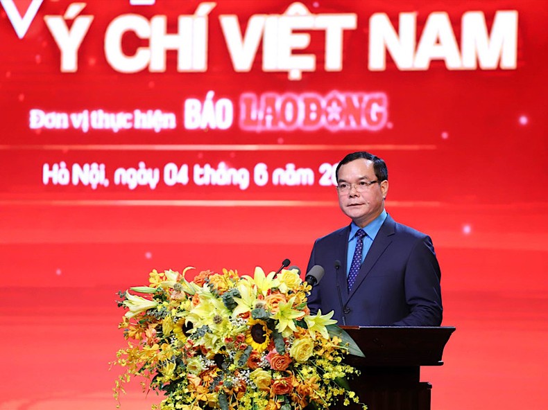 Chương trình Vinh quang Việt Nam năm 2023 tôn vinh 16 tập thể, cá nhân