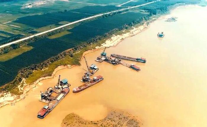 Đề xuất tăng mạnh phí bảo vệ môi trường trong khai thác cát, sỏi làm vật liệu xây dựng