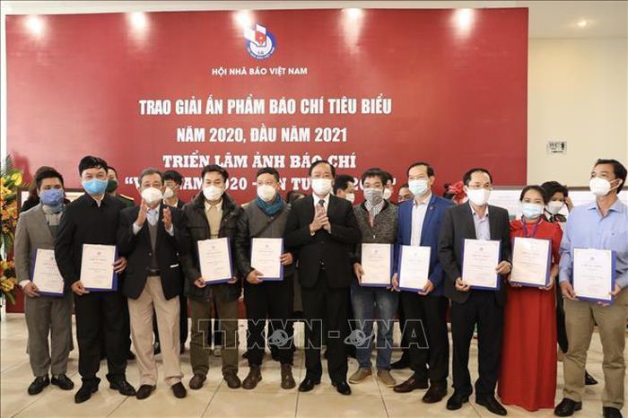 Trao giải Ấn phẩm báo chí tiêu biểu năm 2020, đầu năm 2021