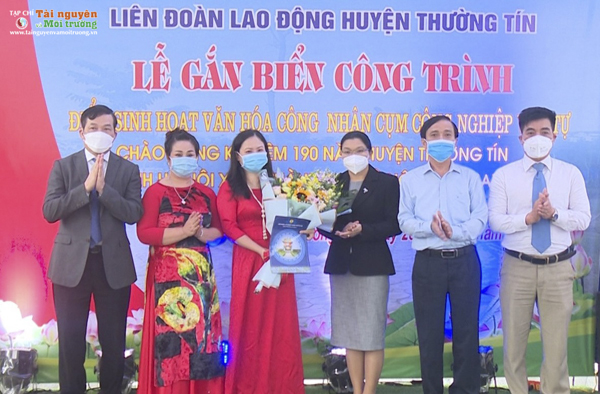 Lễ gắn biển công trình 