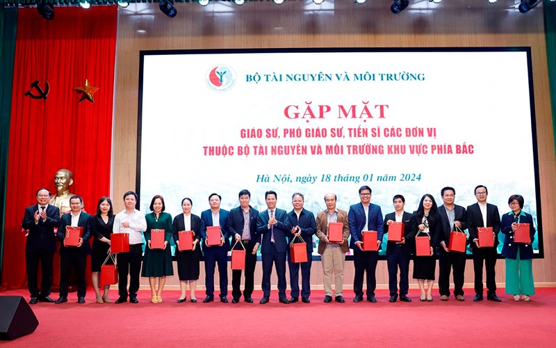 Gặp mặt Giáo sư, Phó Giáo sư, Tiến sĩ ngành Tài nguyên và Môi trường khu vực phía Bắc