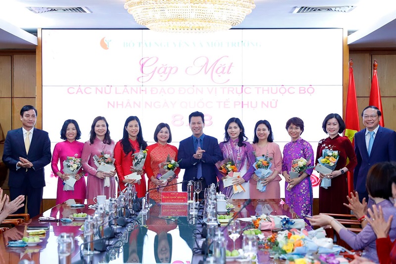 Bộ trưởng Đặng Quốc Khánh: Đánh giá cao những đóng góp của phụ nữ trong ngành Tài nguyên và Môi trường