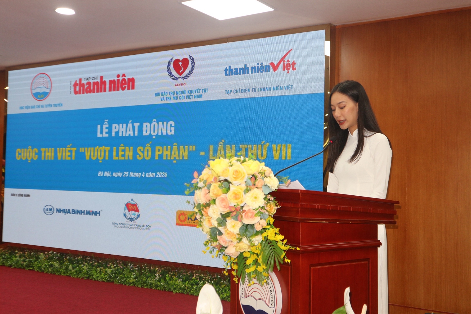 Phát động cuộc thi viết 'Vượt lên số phận' lần thứ VII