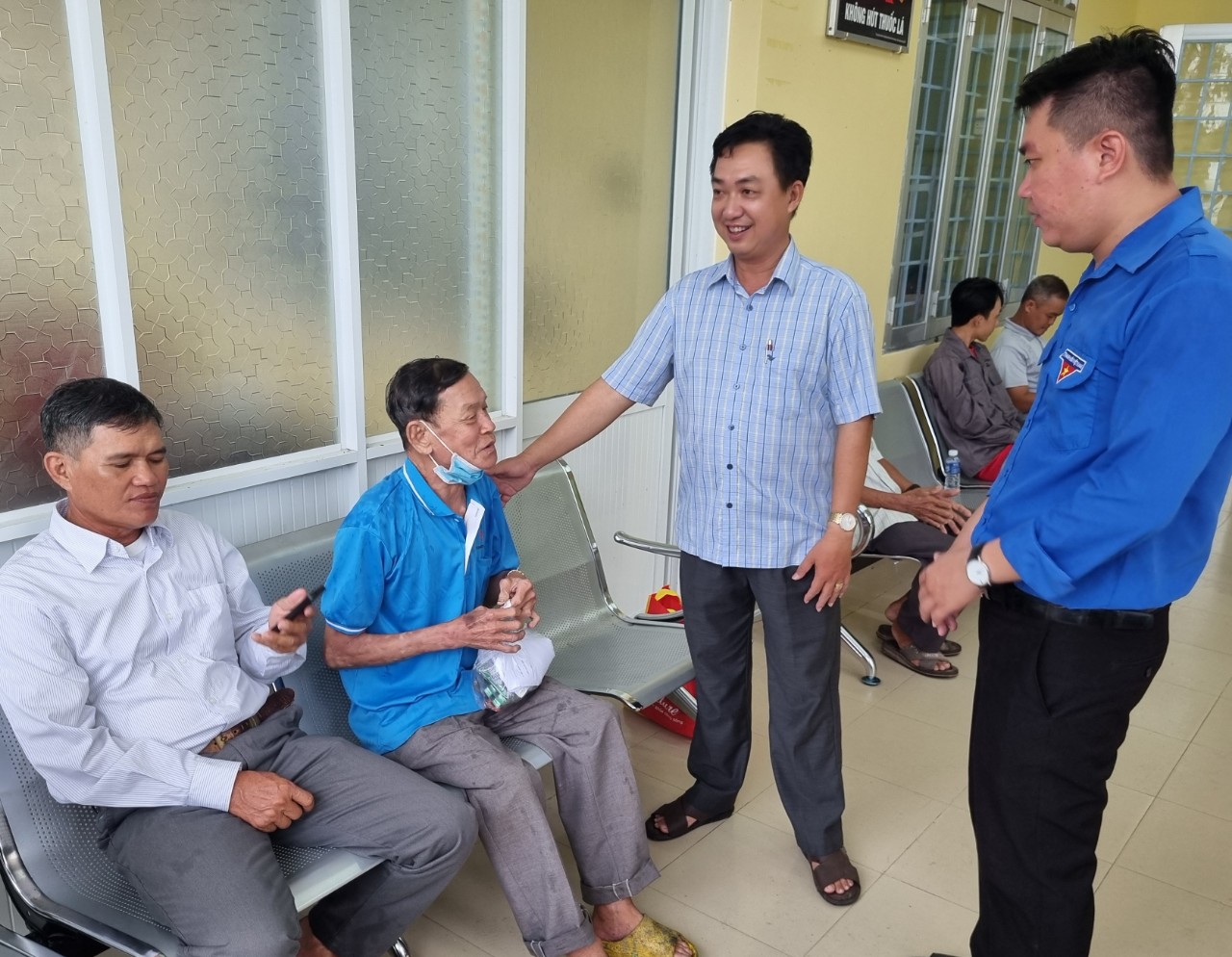 Kiên Giang: Khám sức khoẻ và trao tặng quà cho bà con xã vùng sâu vùng xa nhân Kỷ niệm ngày Thương binh Liệt sĩ