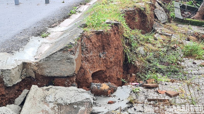 Sạt trượt trên đường Hồ Chí Minh đoạn qua Đắk Nông