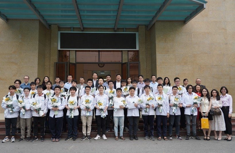 Ngôi trường đặc biệt với hơn 300 tấm huy chương Olympic khu vực và thế giới