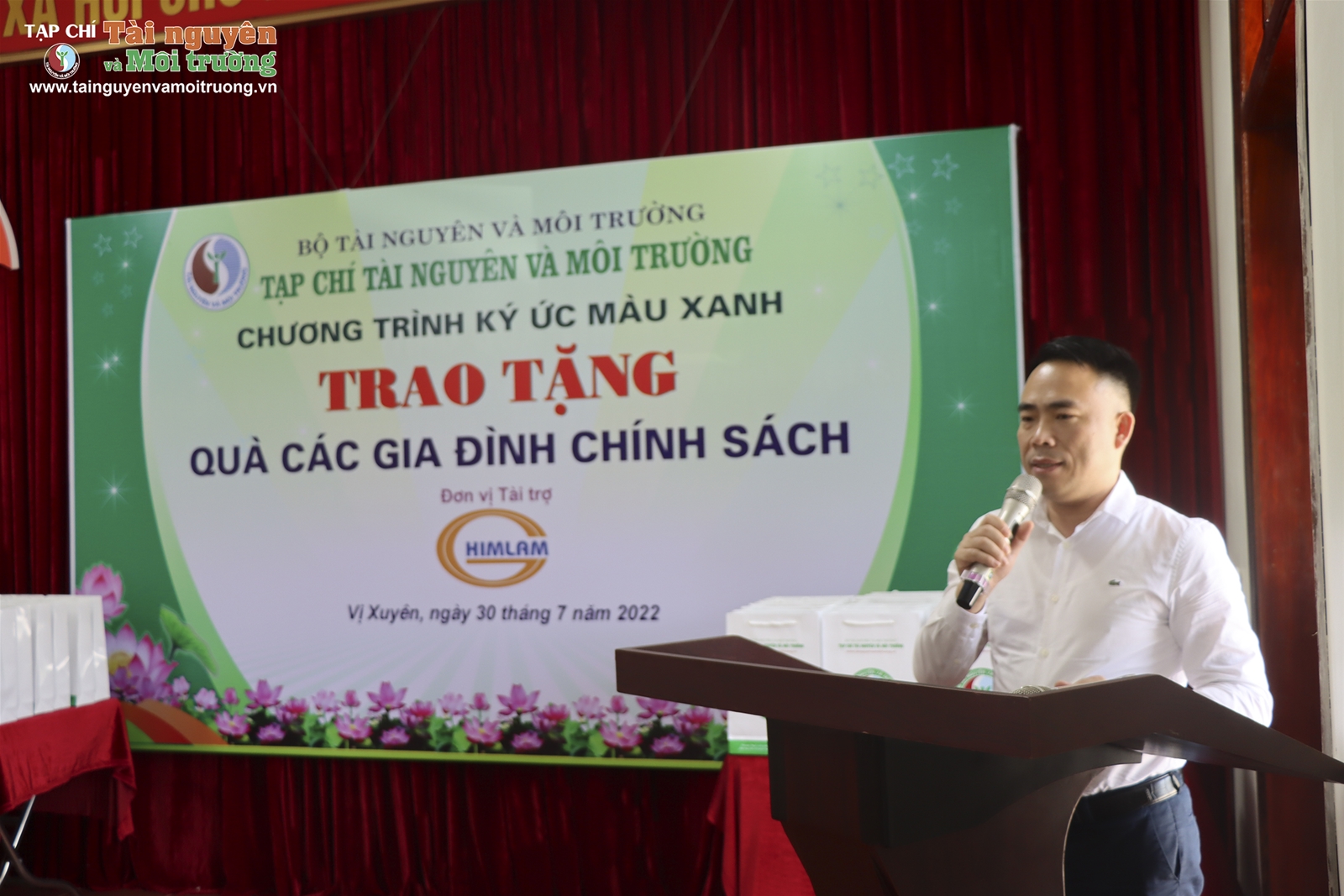 Chùm ảnh Tạp chí Tài nguyên và Môi trường thắp hương tri ân tại Nghĩa trang liệt sĩ Vị Xuyên, Hà Giang