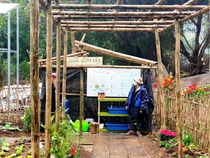 Bãi rác khu vực bờ vở sông Hồng thành sân chơi đa chức năng