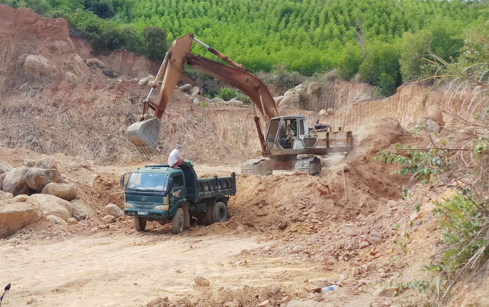 Thừa Thiên - Huế: Xử lý nghiêm các sai phạm trong khai thác khoáng sản