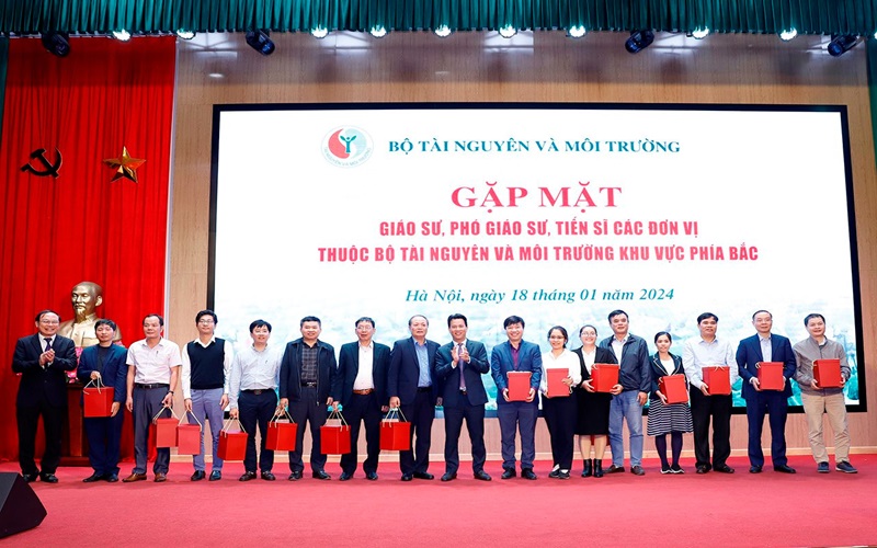 Gặp mặt Giáo sư, Phó Giáo sư, Tiến sĩ ngành Tài nguyên và Môi trường khu vực phía Bắc