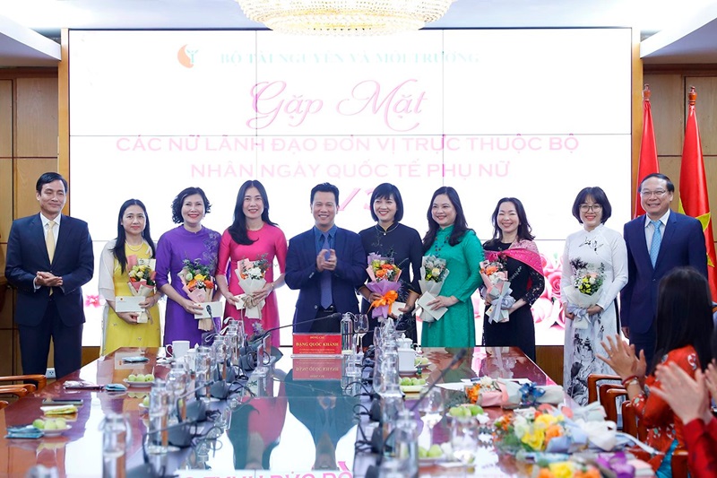 Bộ trưởng Đặng Quốc Khánh: Đánh giá cao những đóng góp của phụ nữ trong ngành Tài nguyên và Môi trường
