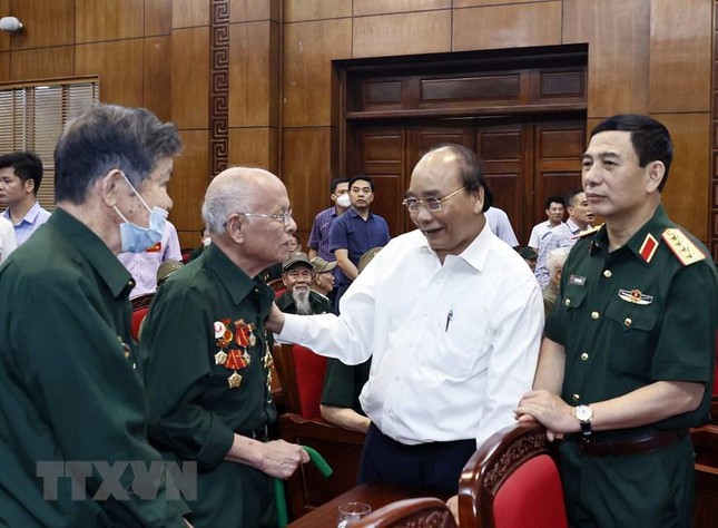 Chủ tịch nước Nguyễn Xuân Phúc thăm và làm việc tại Điện Biên