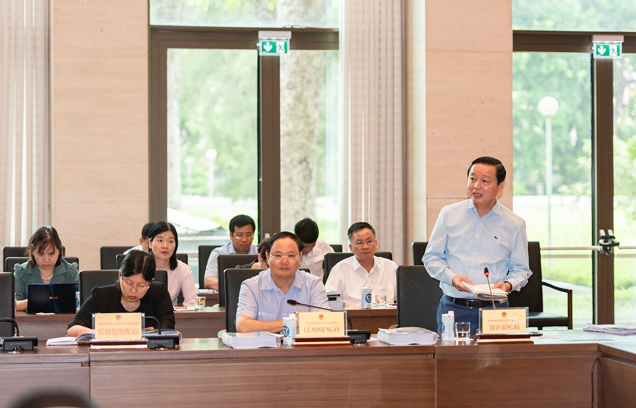 Thường trực Ủy ban Kinh tế họp thẩm tra sơ bộ dự án Luật Đất đai (sửa đổi)