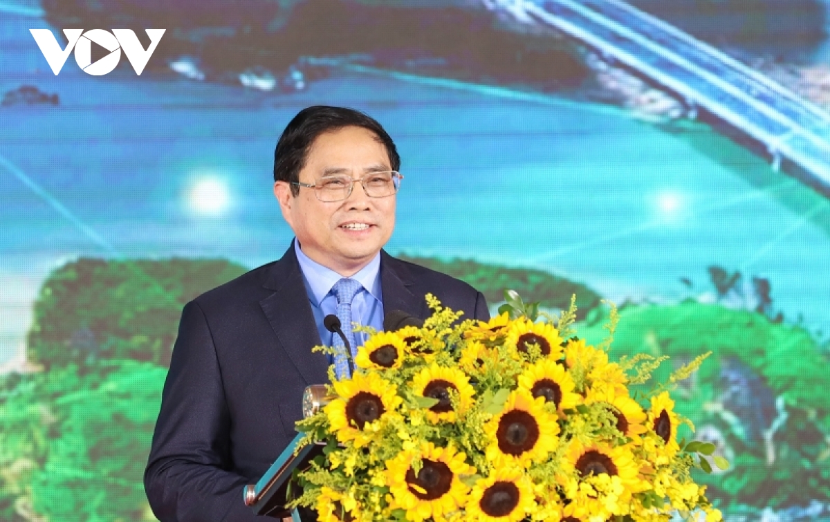 Toàn cảnh Quảng Ninh khánh thành cao tốc Vân Đồn - Móng Cái