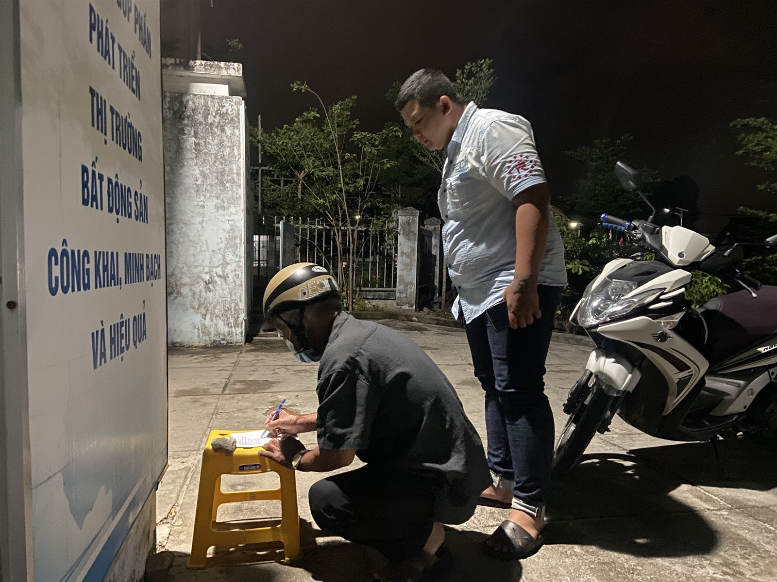 Huyện Cam Lâm (Khánh Hòa): Nửa đêm đi làm thủ tục đất đai