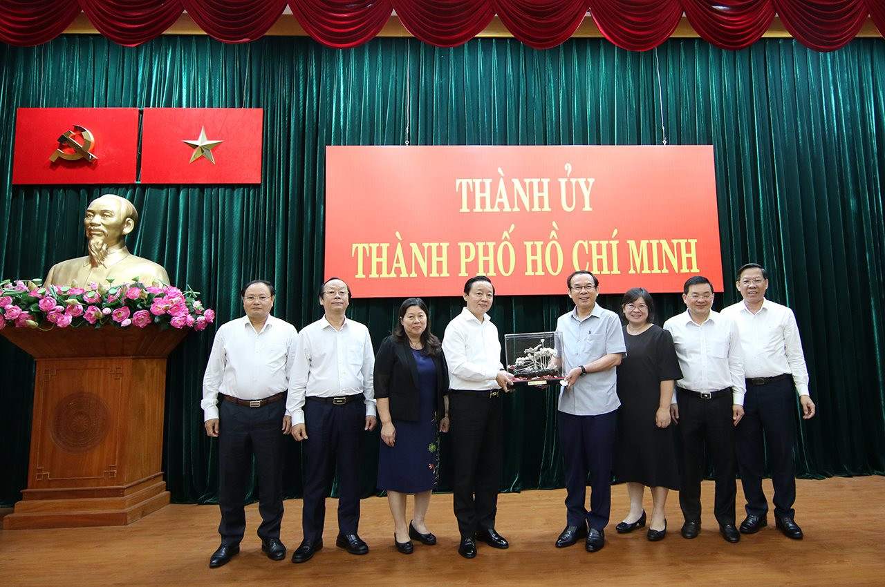 Bộ TN&MT làm việc với Thành uỷ TP.HCM về các chính sách phát triển của Thành phố