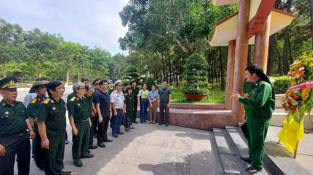 Hội cựu chiến binh Bộ TN&MT hành trình về nguồn tại Khu di tích lịch sử Kim Liên và Ngã ba Đồng Lộc