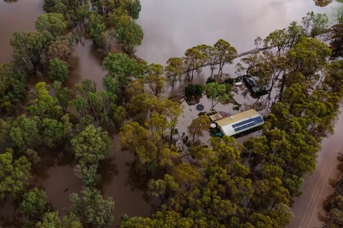 Bão lớn gây lũ lụt nghiêm trọng tại Australia