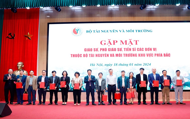 Gặp mặt Giáo sư, Phó Giáo sư, Tiến sĩ ngành Tài nguyên và Môi trường khu vực phía Bắc