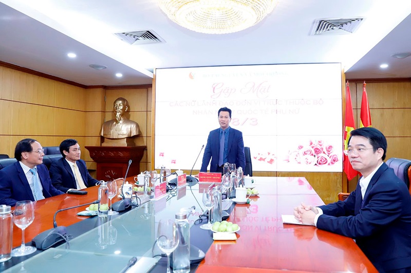 Bộ trưởng Đặng Quốc Khánh: Đánh giá cao những đóng góp của phụ nữ trong ngành Tài nguyên và Môi trường