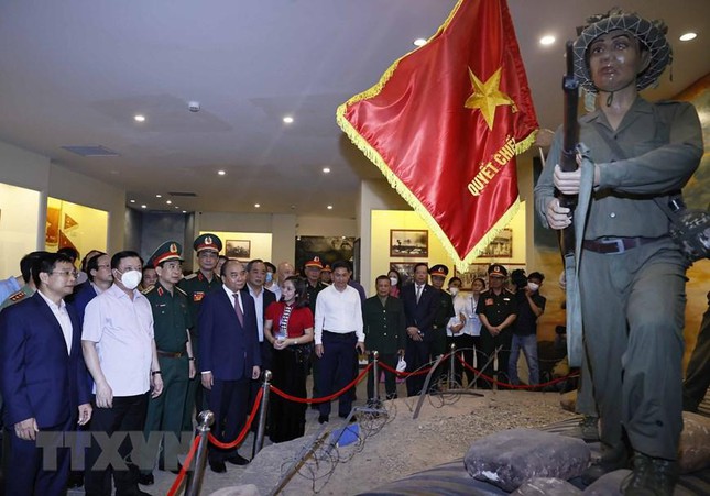 Chủ tịch nước Nguyễn Xuân Phúc thăm và làm việc tại Điện Biên