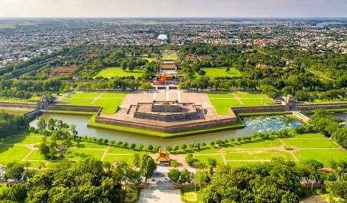 Thừa Thiên Huế triển khai công tác khí tượng thủy văn và giám sát biến đổi khí hậu