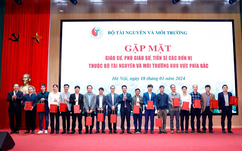Gặp mặt Giáo sư, Phó Giáo sư, Tiến sĩ ngành Tài nguyên và Môi trường khu vực phía Bắc