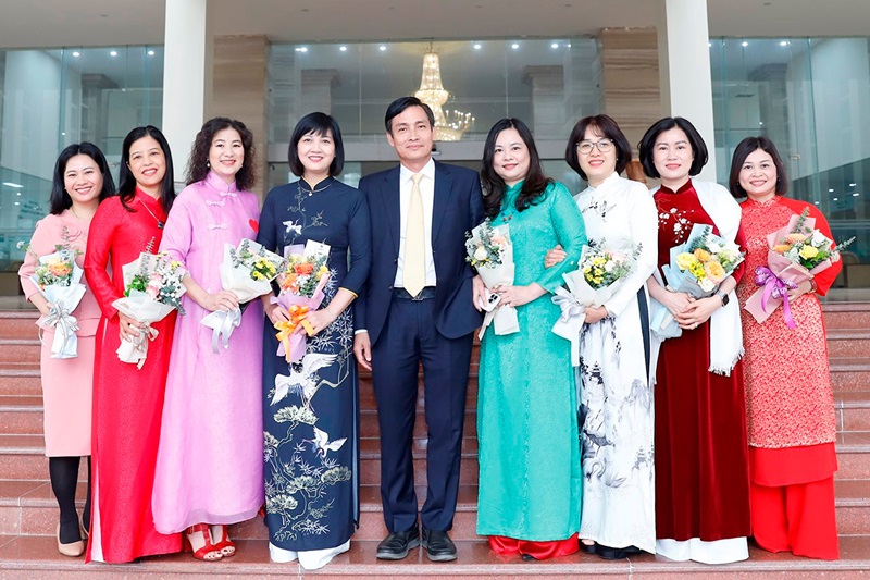 Bộ trưởng Đặng Quốc Khánh: Đánh giá cao những đóng góp của phụ nữ trong ngành Tài nguyên và Môi trường