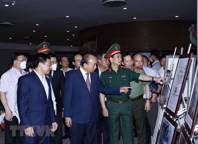 Chủ tịch nước Nguyễn Xuân Phúc thăm và làm việc tại Điện Biên