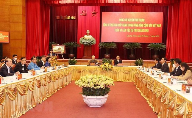 Hình ảnh Tổng Bí thư Nguyễn Phú Trọng làm việc với cán bộ chủ chốt Quảng Ninh