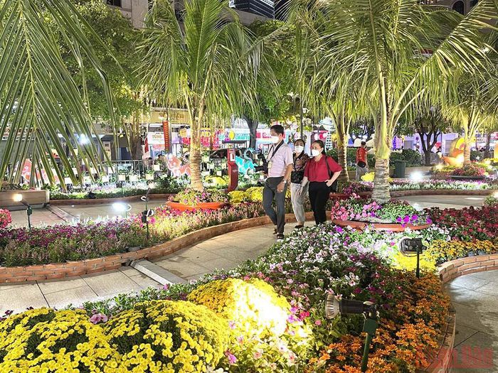 Đường hoa Nguyễn Huệ Tết Nhâm Dần chính thức mở cửa phục vụ người dân