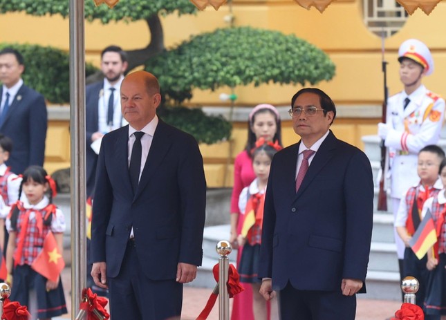Hình ảnh lễ đón Thủ tướng Đức Olaf Scholz thăm Việt Nam