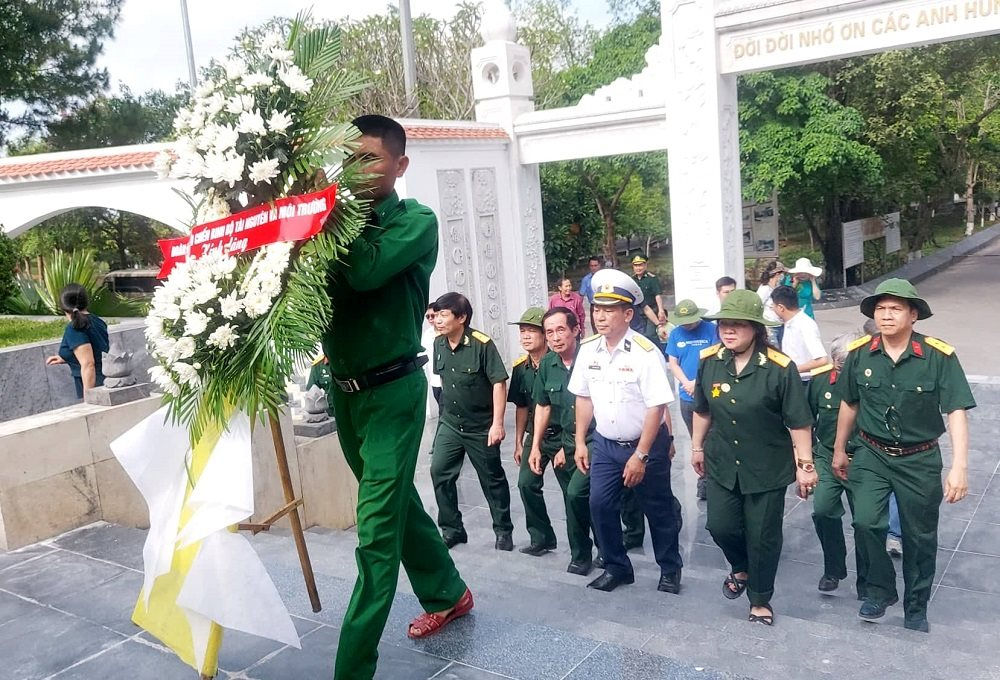 Hội cựu chiến binh Bộ TN&MT hành trình về nguồn tại Khu di tích lịch sử Kim Liên và Ngã ba Đồng Lộc