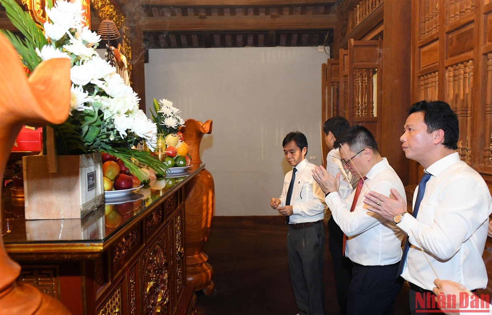 Lãnh đạo Đảng, Nhà nước dâng hương tri ân các Anh hùng, liệt sĩ tại Ngã ba Đồng Lộc