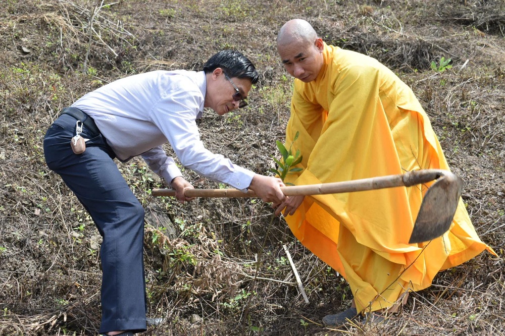 Chương trình “Chùa xanh” trồng cây ở chùa Phước Vân, Đắk Lắk