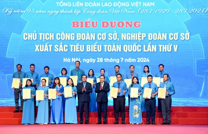 Công đoàn Việt Nam gắn bó máu thịt, hết lòng phấn đấu vì quyền lợi giai cấp công nhân
