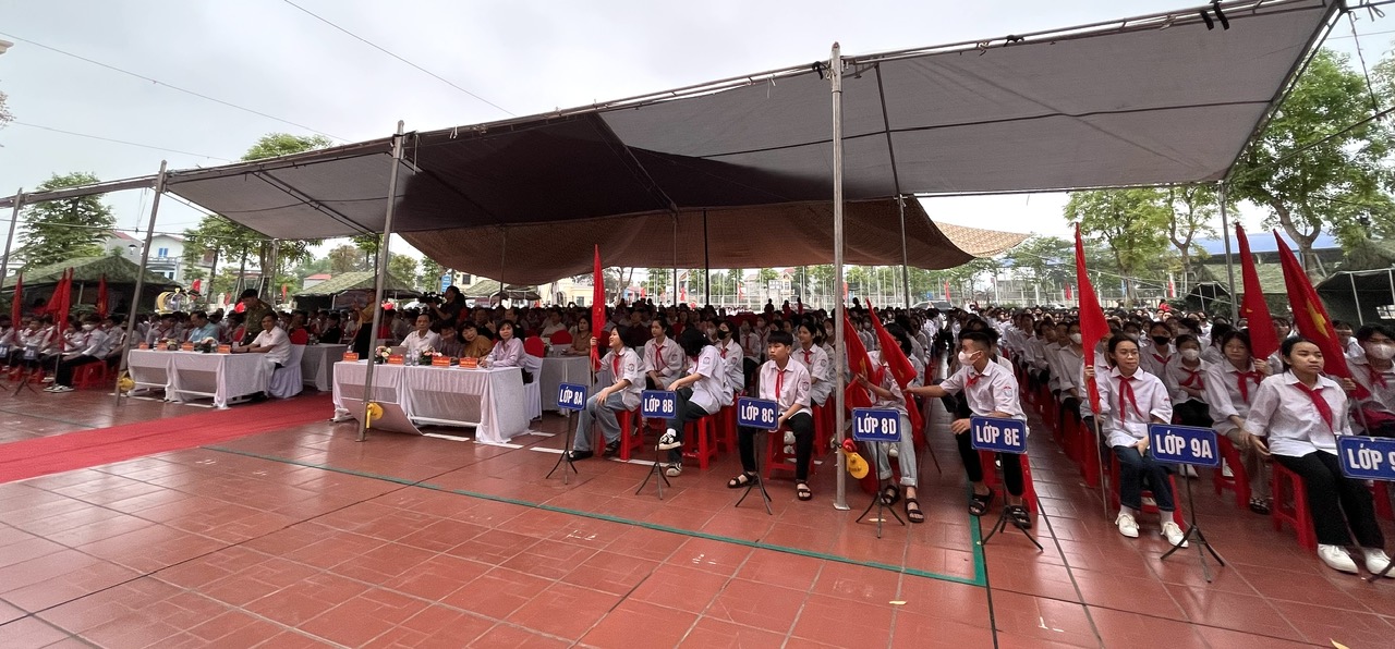 Bắc Giang: Trao tặng hai 