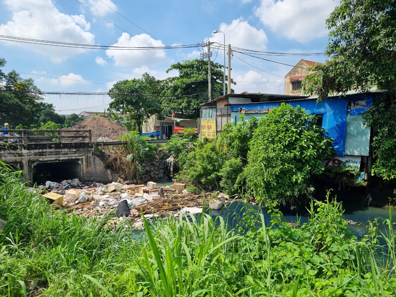 Ô nhiễm ở các khu dân cư xã chuẩn nông thôn mới xã Đông Thạnh, huyện Hóc Môn