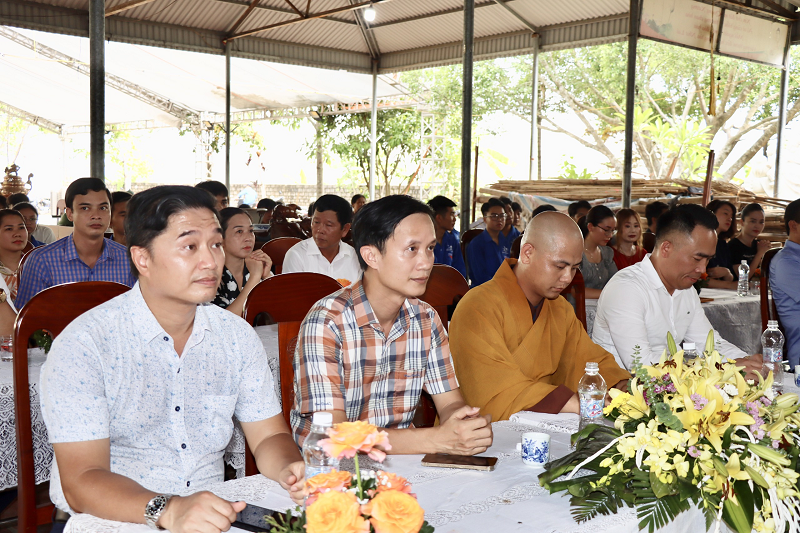 Tạp chí Tài nguyên và Môi đã trồng mới 636 cây xanh tại chùa Vạn Linh
