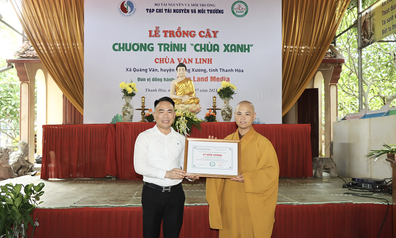 Tạp chí Tài nguyên và Môi trường phát động trồng cây tại chùa Vạn Linh, Thanh Hóa