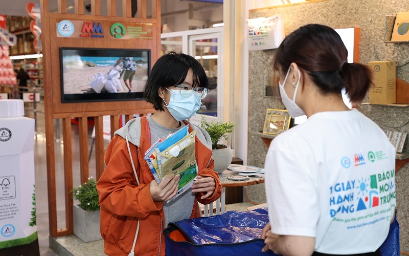 Tái khởi động chương trình thu gom vỏ hộp giấy tại các siêu thị Mega Market ở Hà Nội và TP. Hồ Chí Minh
