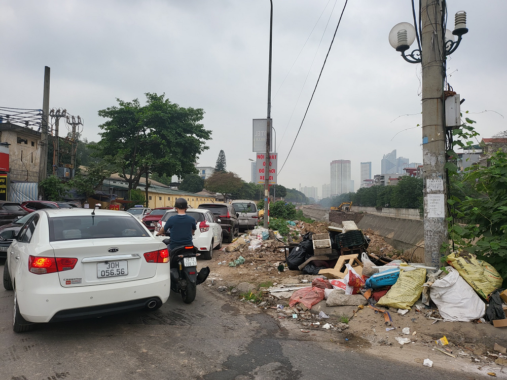Hà Đông - Hà Nội: Rác thải ngổn ngang, nhếch nhác tại đường Ngô Quyền