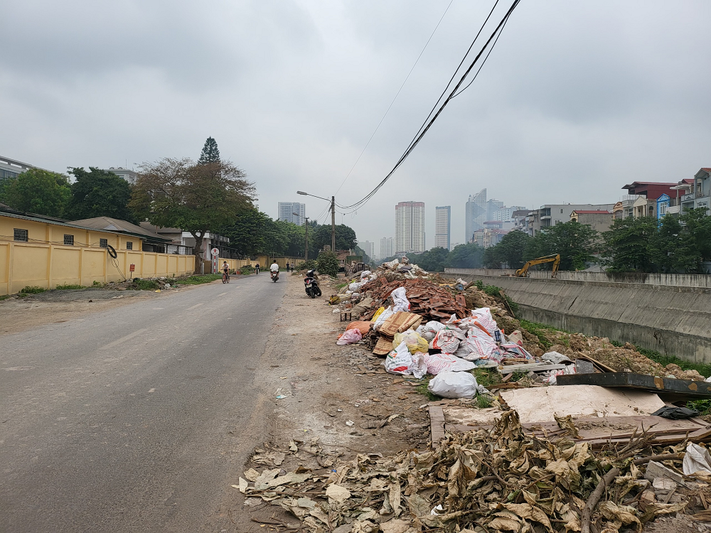 Hà Đông - Hà Nội: Rác thải ngổn ngang, nhếch nhác tại đường Ngô Quyền
