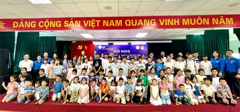 Công ty Nhiệt điện Thái Bình: Tuyên dương và khen thưởng cho học sinh đạt thành tích cao