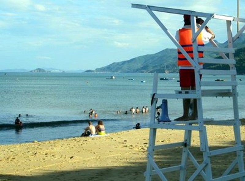 Công ty Môi trường Bình Định: Góp phần đảm bảo an toàn bãi biển Quy Nhơn