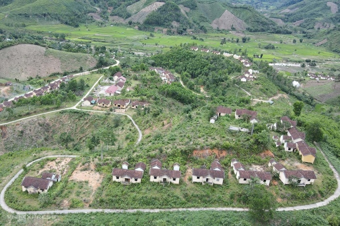 Dân khổ sở sau khi nhường đất làm thuỷ điện